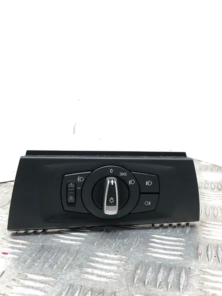 BMW 3 E90 E91 (2005 - 2012) 9169405 Включатель фонарей — фото 1