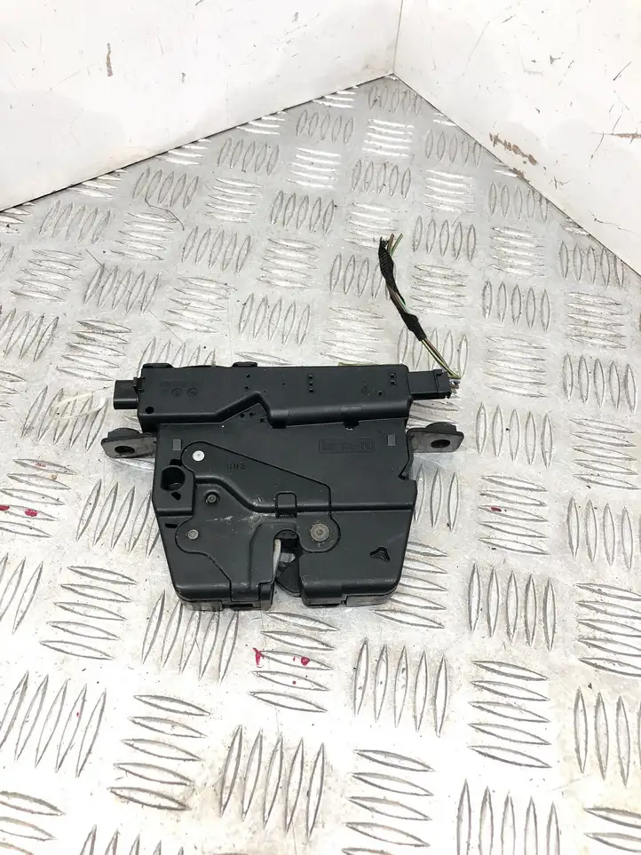 BMW 3 F30 F35 F31 (2012 - 2018) 918064107 Замок крышки багажника — фото 1
