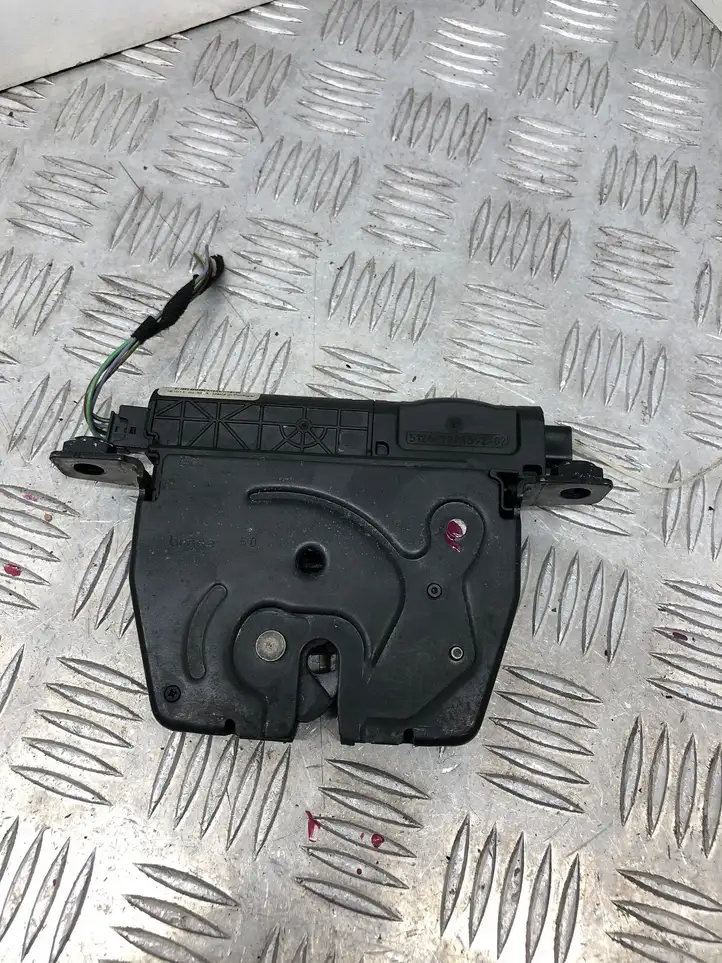 BMW 3 F30 F35 F31 (2012 - 2018) 918064107 Замок крышки багажника — фото 2