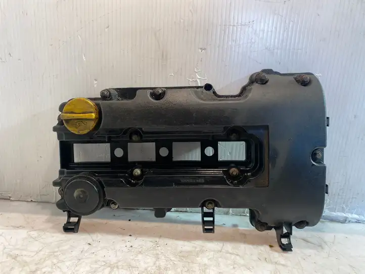 Opel Corsa D (2010 - 2014) 55561426 Крышка головки блока цилиндров — фото 1