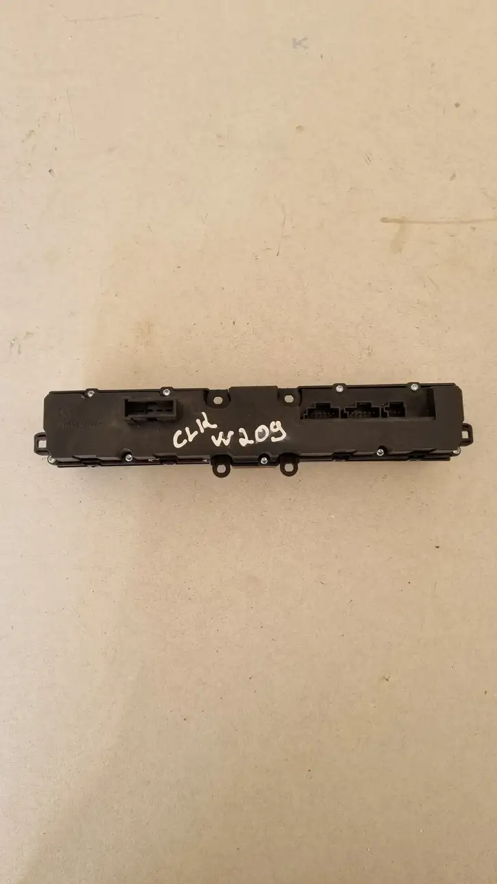 Mercedes-Benz CLK A209,C209 (2002 - 2009) 2038704810 Другие включатели / ручки/ переключатели — фото 2