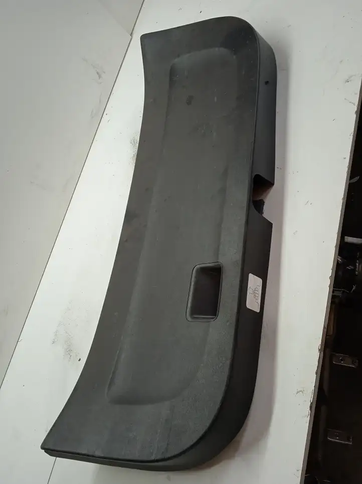 Toyota Prius (XW20) (2003 - 2009) 6775047010 Комплект обшивки крышки багажника — фото 2