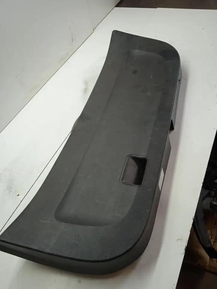 Toyota Prius (XW20) (2003 - 2009) 6775047010 Комплект обшивки крышки багажника — фото 3