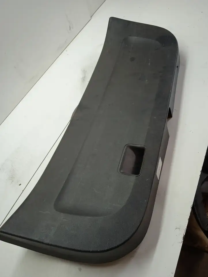 Toyota Prius (XW20) (2003 - 2009) 6775047010 Комплект обшивки крышки багажника — фото 4