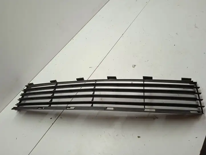 Toyota Prius (XW20) (2003 - 2009) 5311147010 Нижняя решетка переднего бампера — фото 1