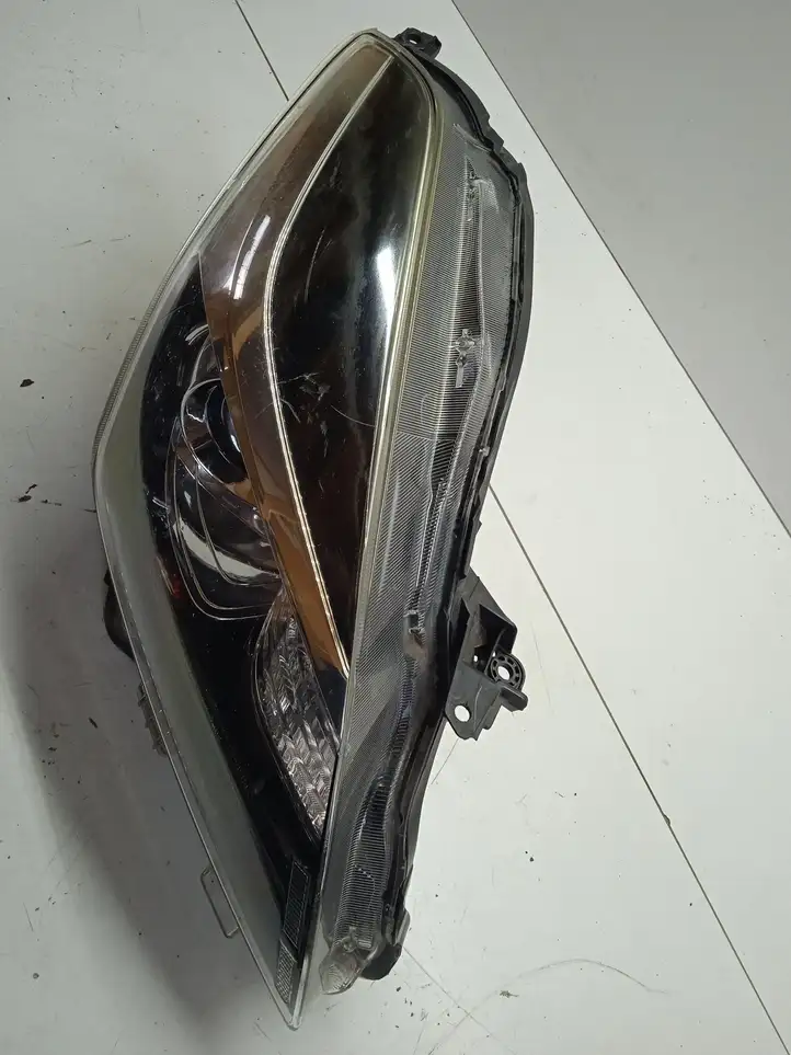 Suzuki Baleno IV (2015 - ) I351835100M Передняя фара — фото 1