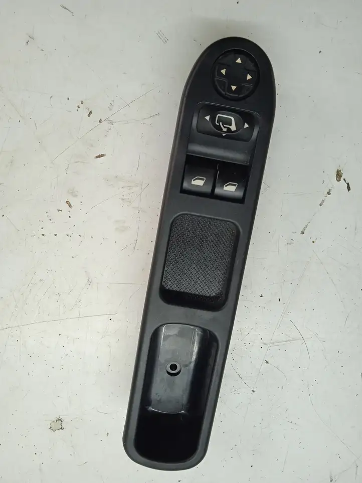 Peugeot 207 (2006 - 2009) PEUGEOT2072009M Блок кнопок стеклоподъемников — фото 2