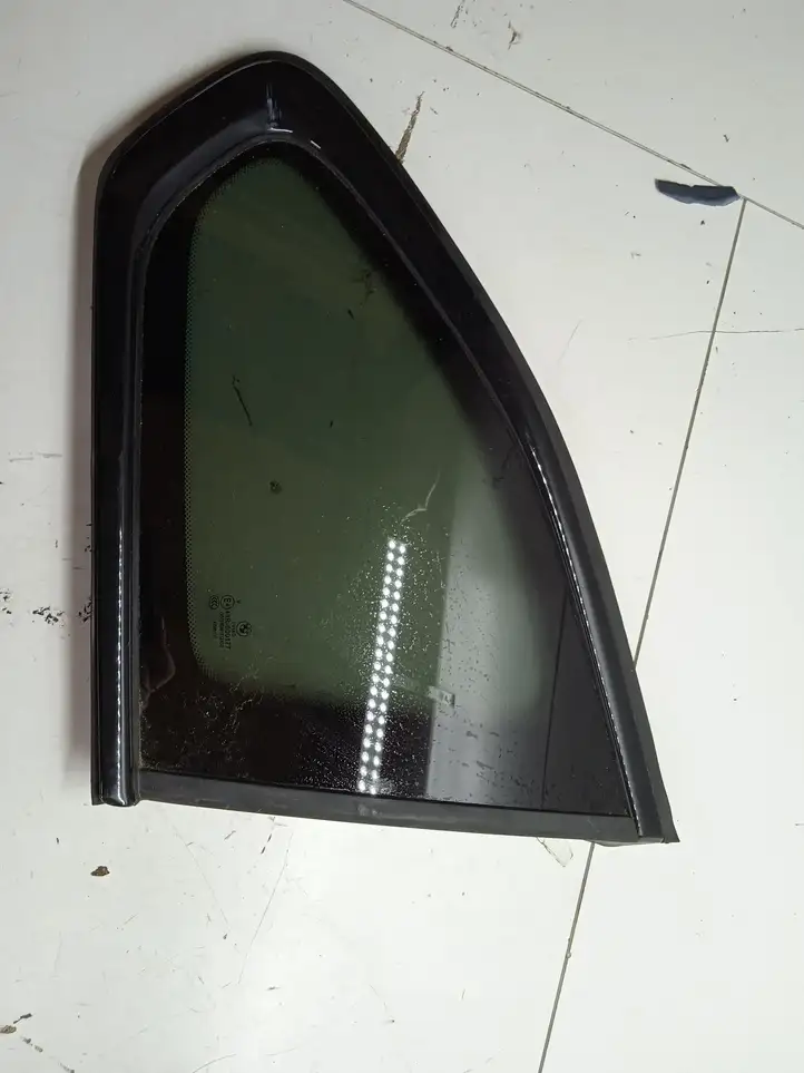 BMW 1 F20 F21 (2011 - 2019) DOT782M1232AS3 Заднее боковое стекло — фото 1
