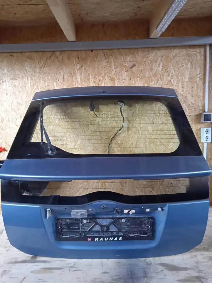 Toyota Prius (XW20) (2003 - 2009) 6700547080 Крышка багажника — фото 1