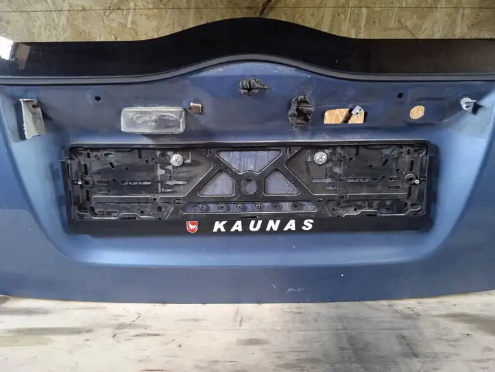 Toyota Prius (XW20) (2003 - 2009) 6700547080 Крышка багажника — фото 4