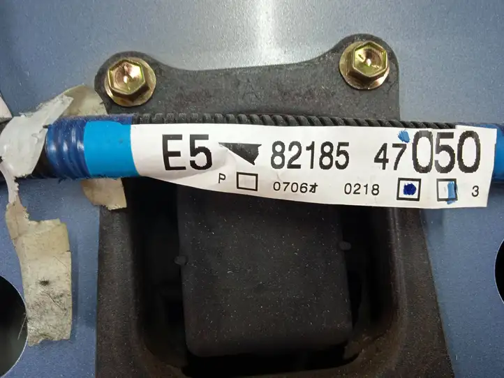 Toyota Prius (XW20) (2003 - 2009) 6700547080 Крышка багажника — фото 9