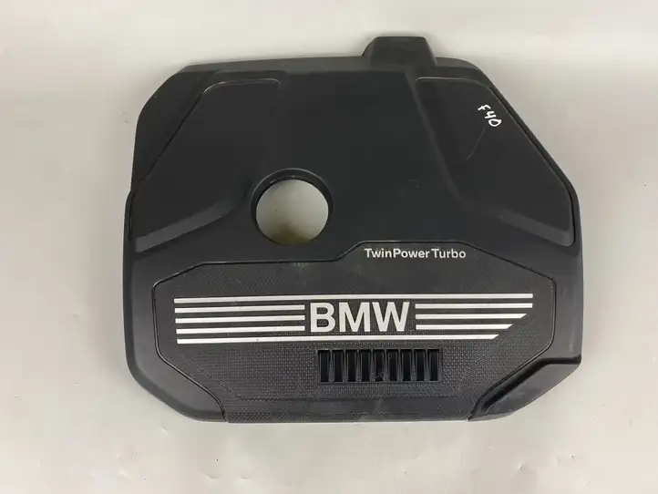 BMW 1 F40 (2019 - ) 8656447 Крышка двигателя декоративная — фото 1