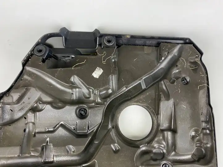 BMW 1 F40 (2019 - ) 8656447 Крышка двигателя декоративная — фото 2