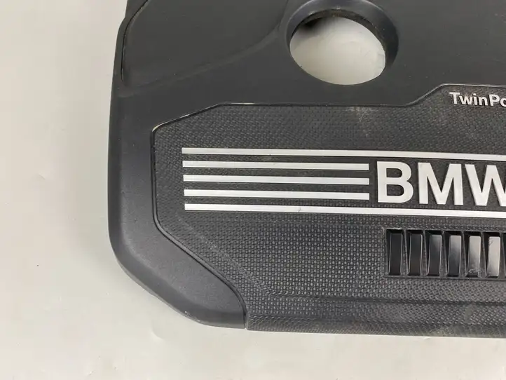 BMW 1 F40 (2019 - ) 8656447 Крышка двигателя декоративная — фото 3