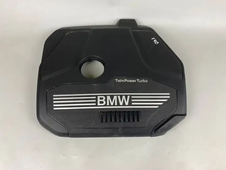 BMW 1 F40 (2019 - ) 8656447 Крышка двигателя декоративная — фото 8