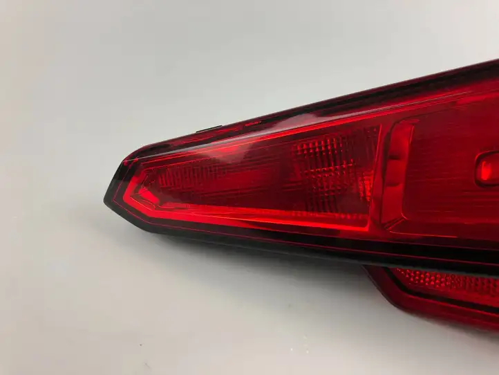 Audi A4 S4 B9 (2015 - 2019) 8W5945076A Задний фонарь в крышке багажника — фото 13