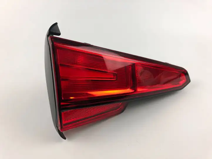 Audi A4 S4 B9 (2015 - 2019) 8W5945075A Задний фонарь в кузове — фото 1