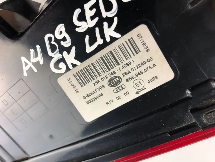 Audi A4 S4 B9 (2015 - 2019) 8W5945075A Задний фонарь в кузове — фото 10