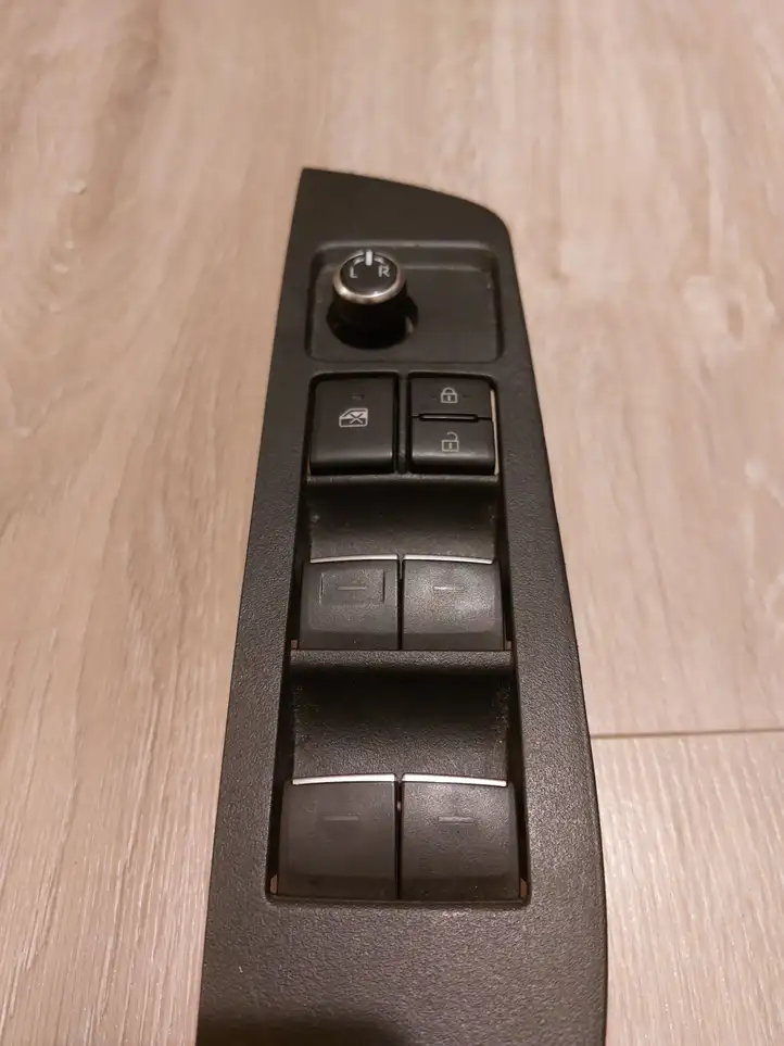 Toyota Corolla E210 E21 (2018 - ) 8404002160 Кнопка стеклоподъемников — фото 6