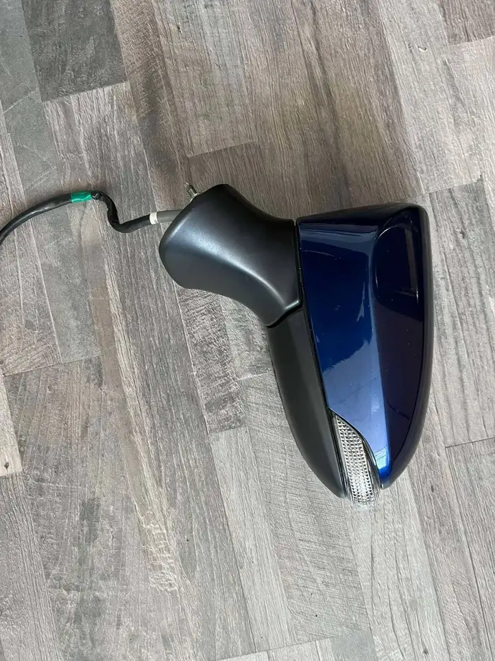 Toyota Auris E180 (2012 - 2018) 026983 Боковое зеркало с электроприводом — фото 2