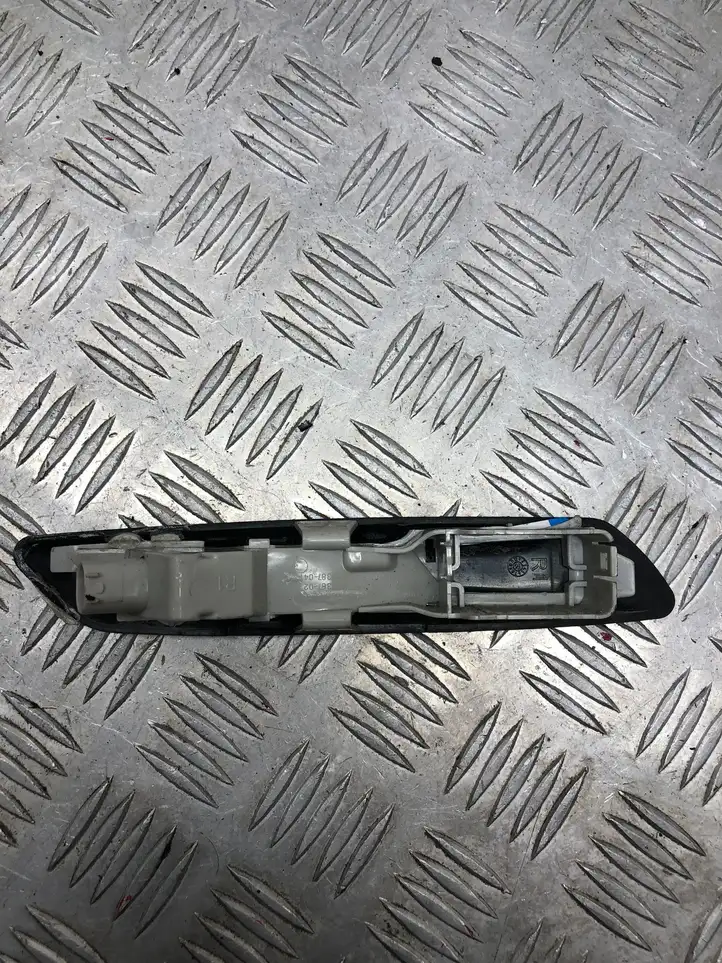 BMW 5 F10 F11 (2009 - 2016) 715416807 Поворотный фонарь крыла — фото 4