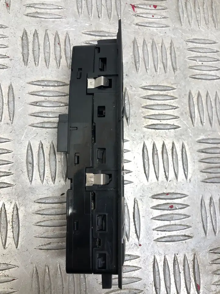 BMW 3 F30 F35 F31 (2012 - 2018) 9362107 Блок кнопок стеклоподъемников — фото 2