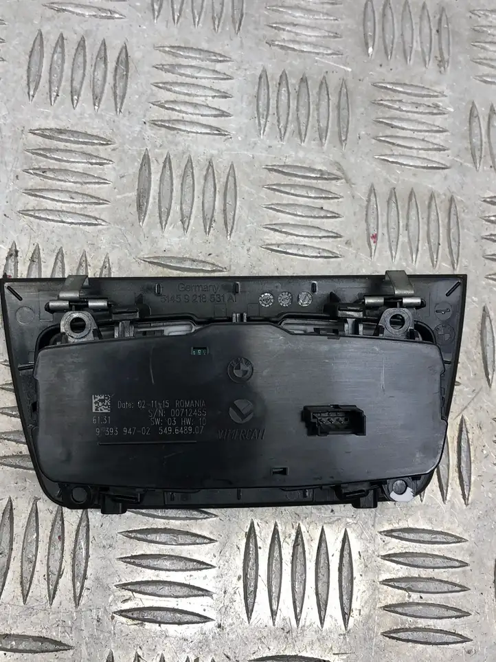 BMW 3 F30 F35 F31 (2012 - 2018) 9393947 Включатель фонарей — фото 4