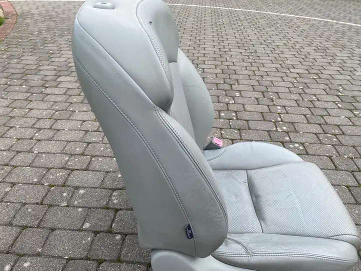 Lexus IS 220D-250-350 (2005 - 2010) Переднее сиденье водителя — фото 2