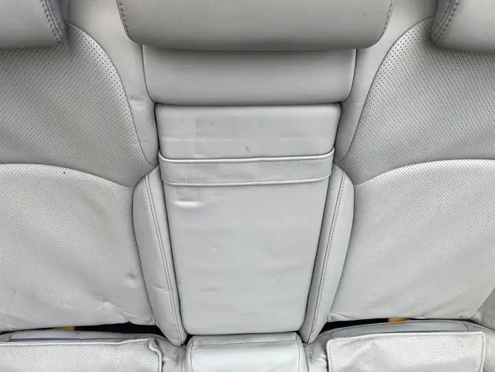 Lexus IS 220D-250-350 (2005 - 2010) Заднее сиденье — фото 10