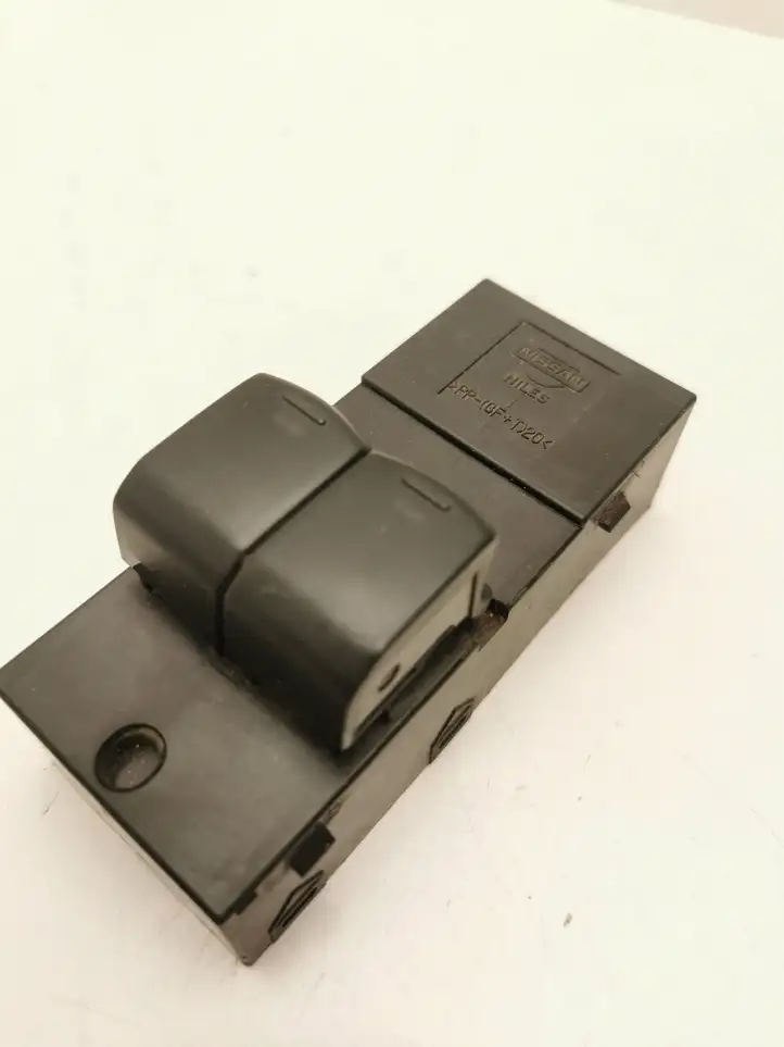 Nissan Micra (2003 - 2007) N1LES Кнопка стеклоподъемников — фото 1