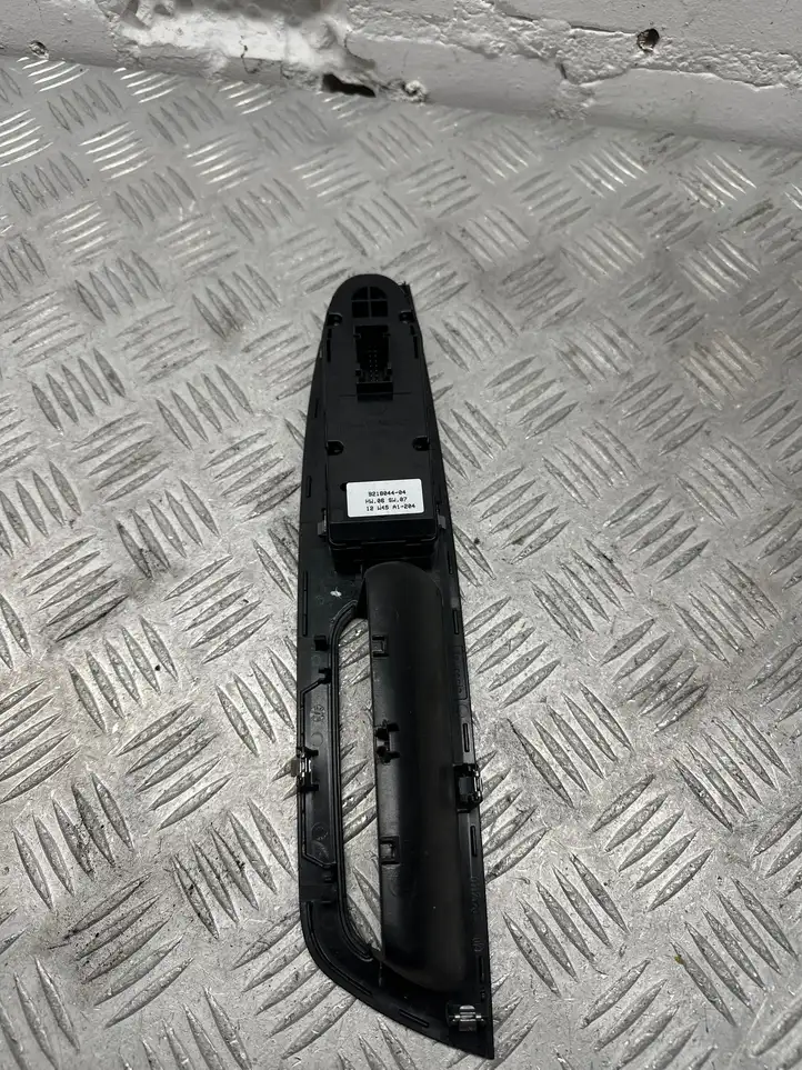 BMW X5 E70 (2006 - 2013) 9218044 Кнопка стеклоподъемников — фото 3