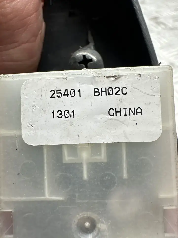 Nissan Note (E11) (2006 - 2014) 25401BH02C Кнопка стеклоподъемников — фото 3
