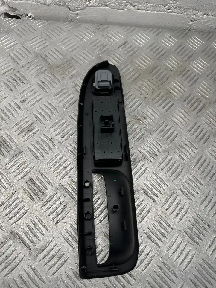 Volkswagen PASSAT B7 (2011 - 2014) 1K4959857 Блок кнопок стеклоподъемников — фото 2