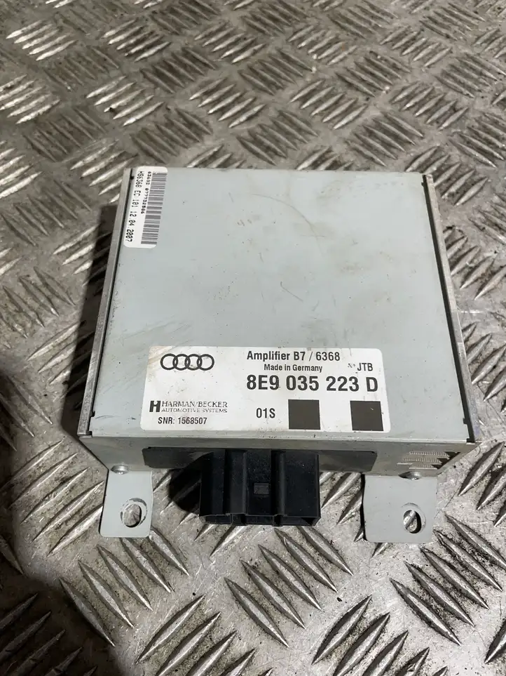 Audi A4 S4 B7 8E 8H (2004 - 2009) 8E9035223D Усилитель звука — фото 1