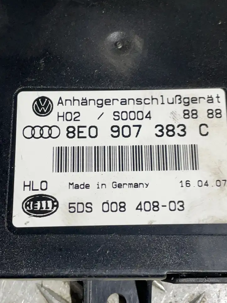 Audi A4 S4 B7 8E 8H (2004 - 2009) 8E0907383C Блок управления фаркопом — фото 4