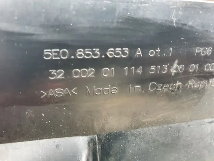 Skoda Octavia Mk3 (5E) (2013 - 2019) 5E0853653A Верхняя решетка радиатора — фото 11