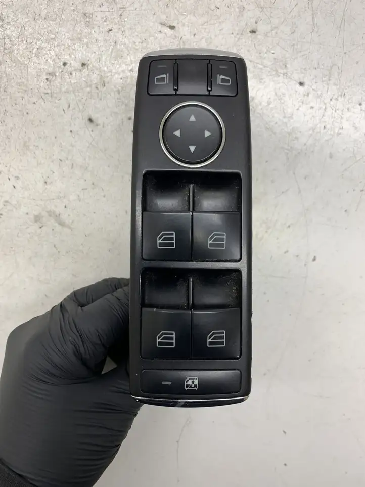 Mercedes-Benz E W212 (2009 - 2016) A2128208210 Блок кнопок стеклоподъемников — фото 1