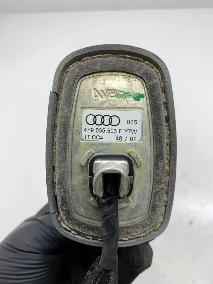 Audi A6 S6 C6 4F (2004 - 2008) 4F9035503F GPS антенна — фото 3