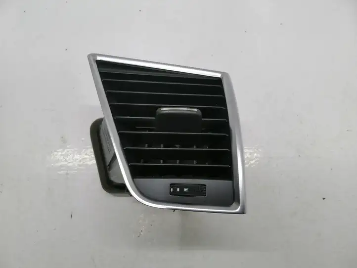 Audi Q5 SQ5 (2008 - 2012) 8R2820902B Боковой воздушный дефлектор — фото 1