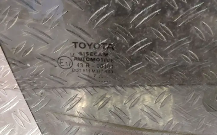 Toyota C-HR I (2016 - 2022) Стекло задней двери — фото 2