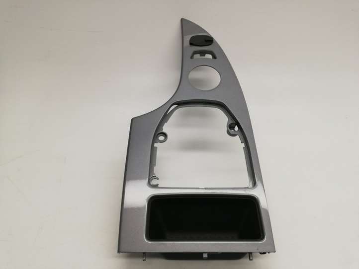 BMW 5 E60 E61 (2004 - 2010)  6988998 Рамка рычага переключения передач