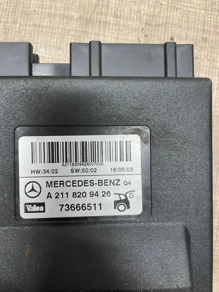 Mercedes-Benz E W211 (2002 - 2009) A2118209426 Насос гидропривода багажника — фото 3