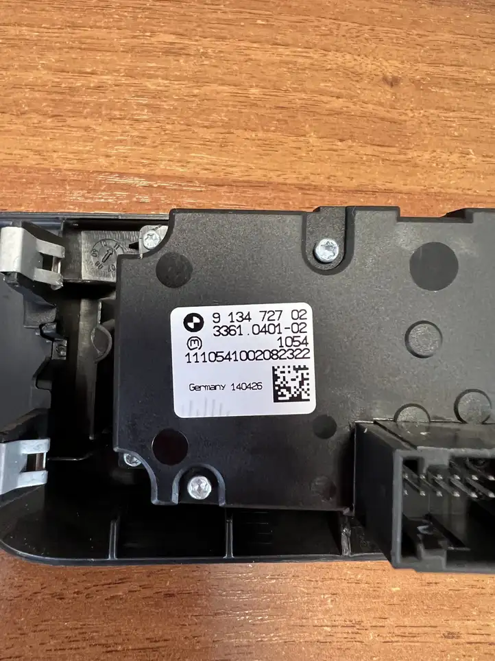 BMW X5 E70 (2006 - 2013) 9134727 Включатель фонарей — фото 4