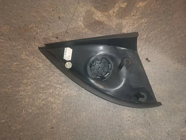Opel Astra H (2004 - 2009) 24468437 Прочая отделка передней двери — фото 2