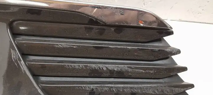 Toyota Auris E180 (2012 - 2018) 8148202570 Решетка противотуманной фары — фото 2
