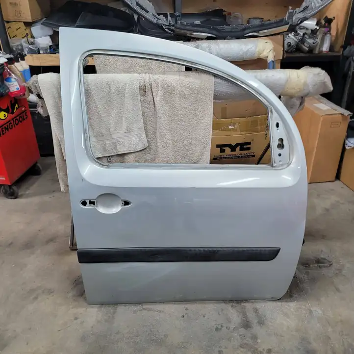 Renault Kangoo II (2008 - 2014) Дверь — фото 1