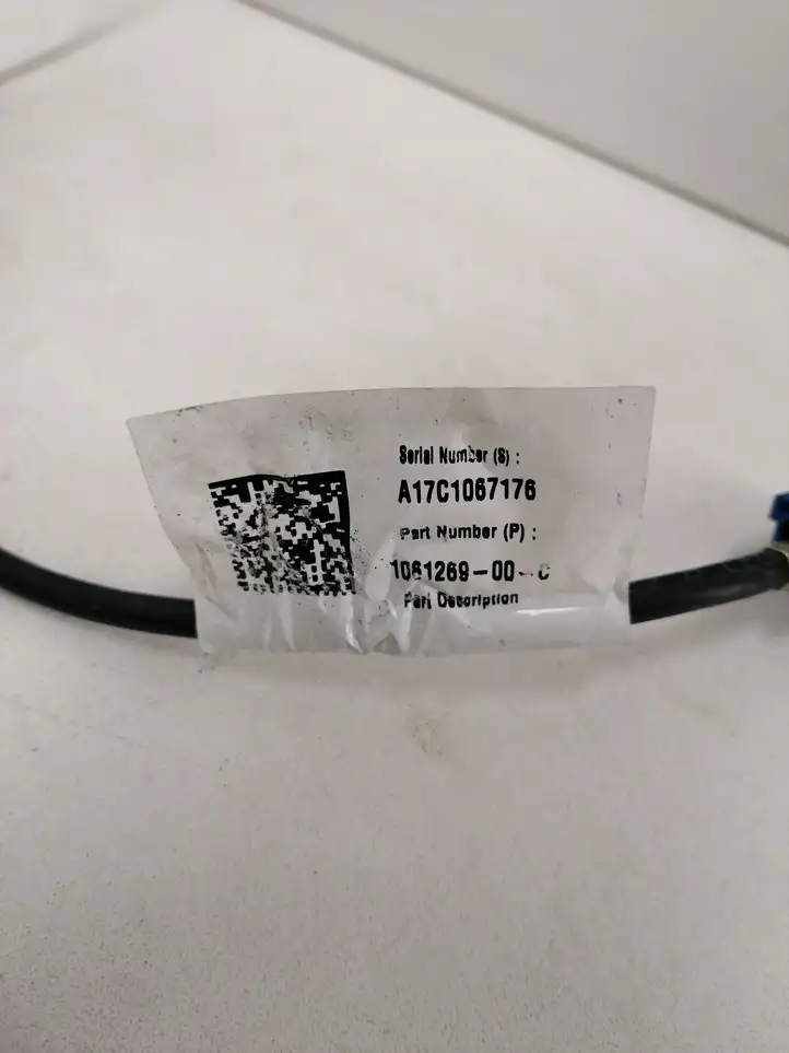 Tesla Model X (2015 - 2021) 106126900C Видеокамера заднего вида — фото 2