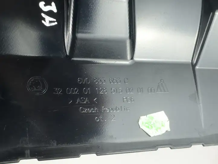 Skoda Fabia Mk3 (NJ) (2015 - 2021) 6v0853653c Верхняя решетка радиатора — фото 8