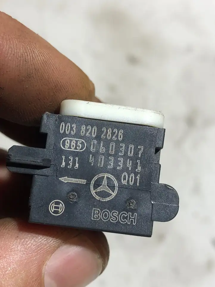Mercedes-Benz GL X164 (2006 - 2012) 0038202826 Датчик удара SRS — фото 3