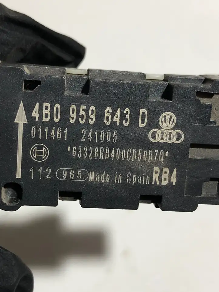 Audi A3/S3 8P (2004 - 2008) 4B0959643D Датчик удара SRS — фото 3